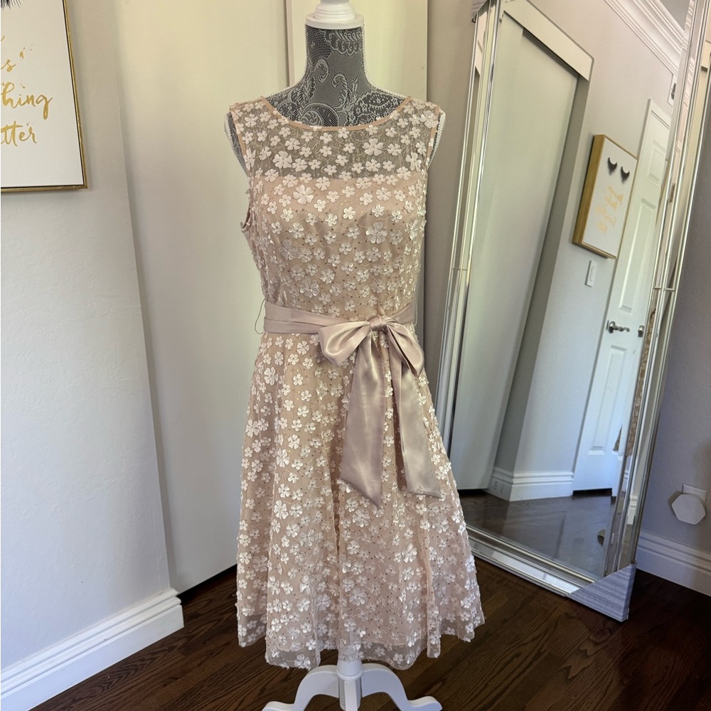 Classic gorgeous Jessica Howard cocktail / wedding reception dress size 14.